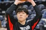 杨瀚森谈英语进步：训练大部分时间可以让克里斯去一边儿了