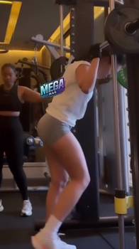 女吧友可学？乔治娜分享了她丰臀的健身心得😲