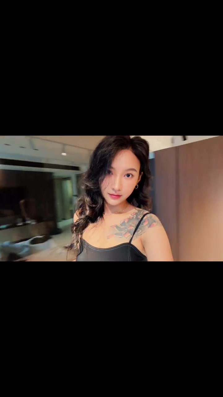 换路线啦？不打球的&ldquo;童姐&rdquo;怎么能这么美😍